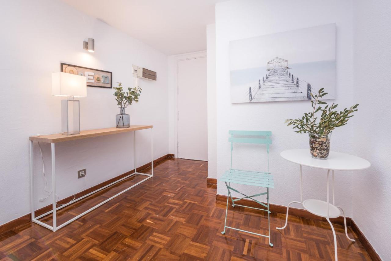 Apartamentos Paseo De La Farola Malaga Zewnętrze zdjęcie